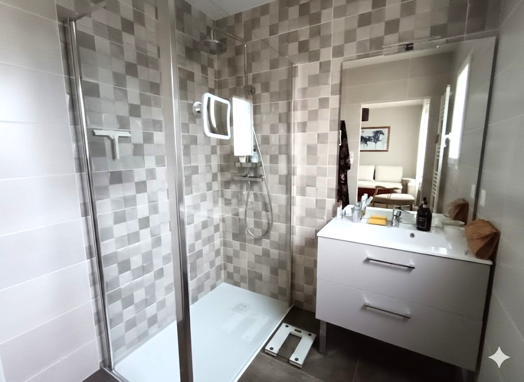 SERVAS Villa contemporaine de 2022 : Prestations soignées et confort 12