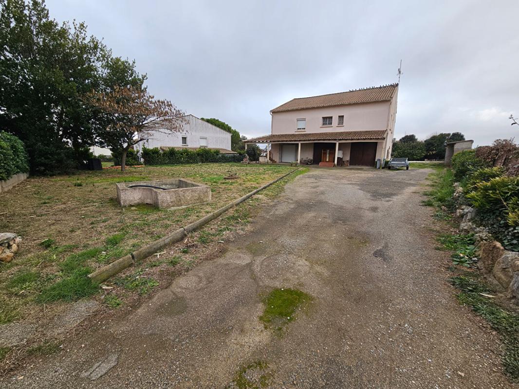 CAZOULS-LES-BEZIERS Villa Cazouls Les Beziers 7 pièce(s) 213m2 sur 2175m2 14