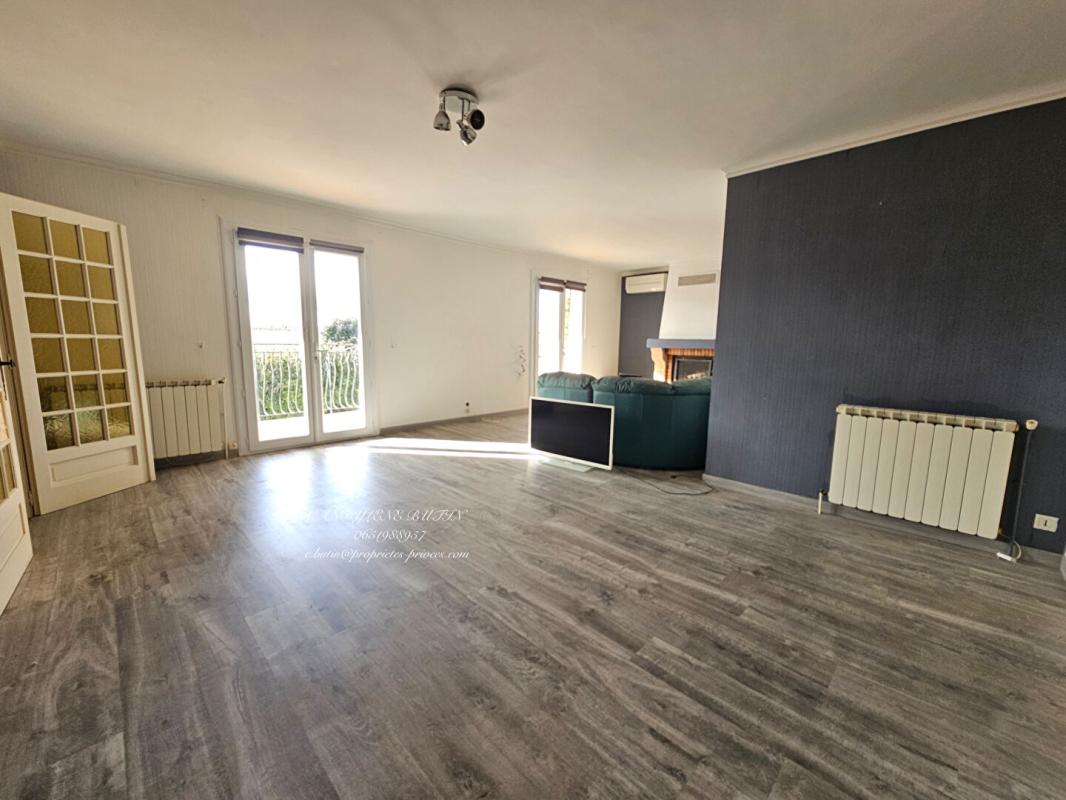 CAZOULS-LES-BEZIERS Villa Cazouls Les Beziers 7 pièce(s) 213m2 sur 2175m2 5