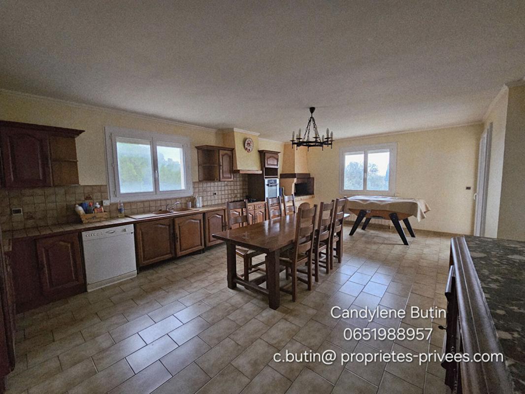 CAZOULS-LES-BEZIERS Villa Cazouls Les Beziers 7 pièce(s) 213m2 sur 2175m2 7