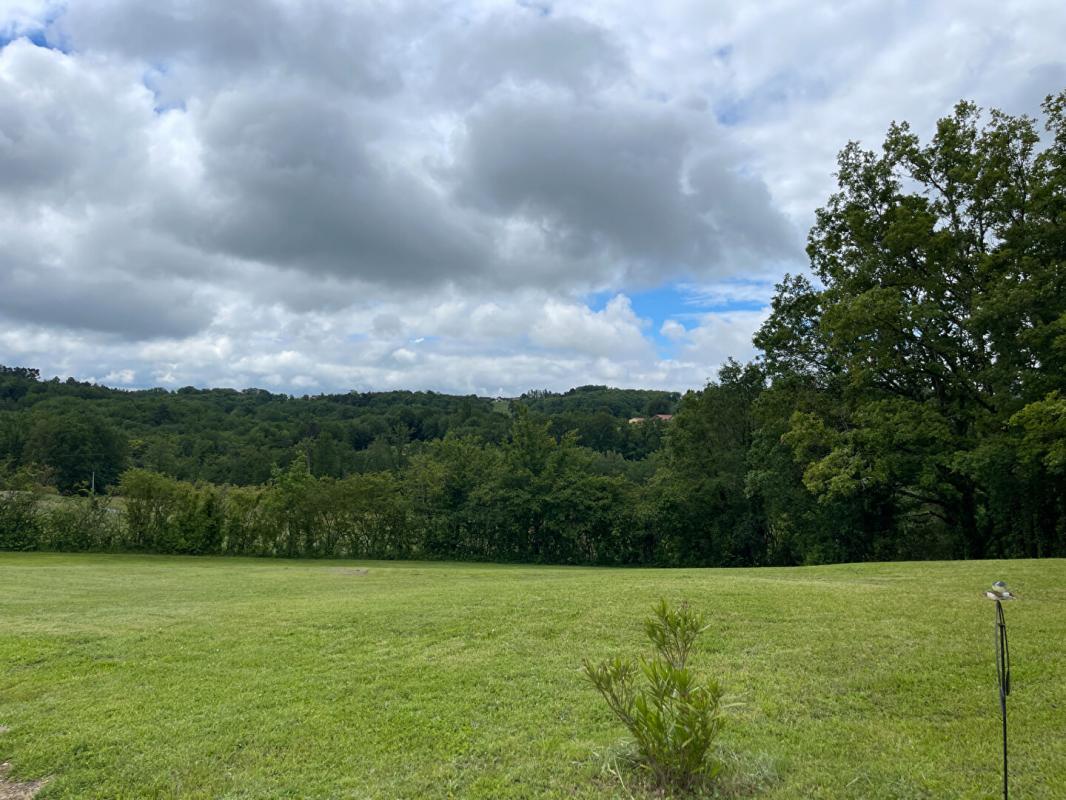 VEYRINES-DE-DOMME Maison de plain-pied avec piscine et garage 4