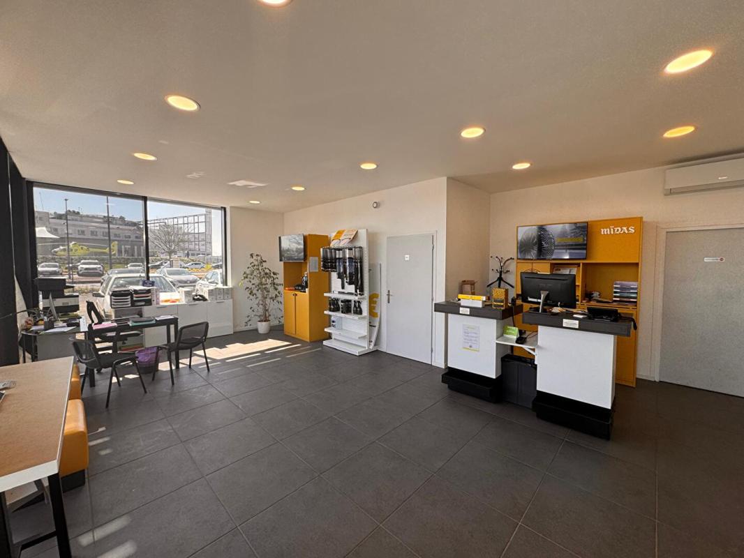 NEVERS Bâtiment commercial à fort potentiel ? secteur hôpital de Nevers 2