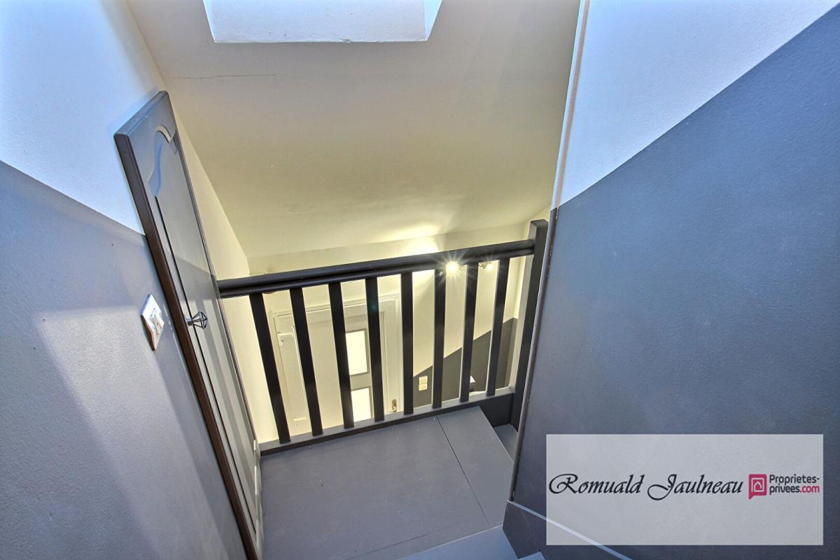 SOURS Maison de bourg à Sours 9