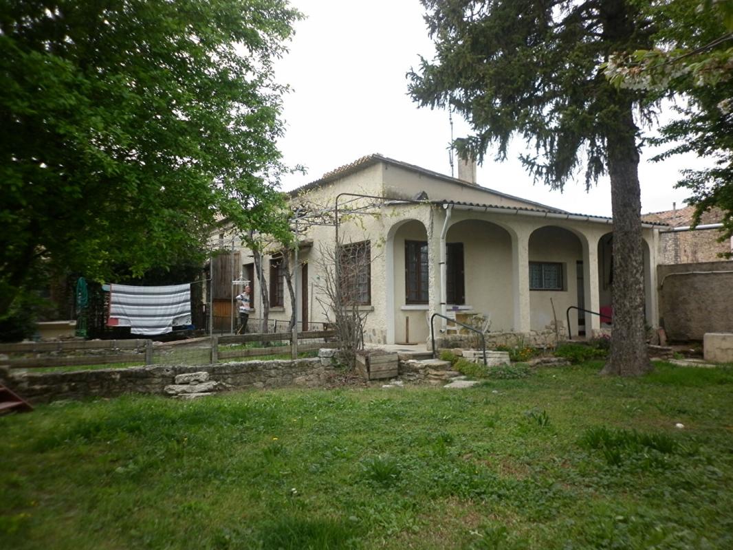 VALREAS Maison  de ville avec jardin 6