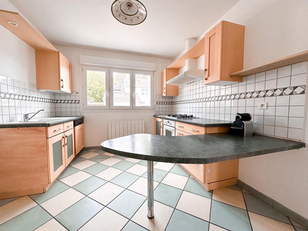 SAINT-ETIENNE-DE-MONTLUC Maison Saint Etienne De Montluc - BOURG - 4 chambres 3