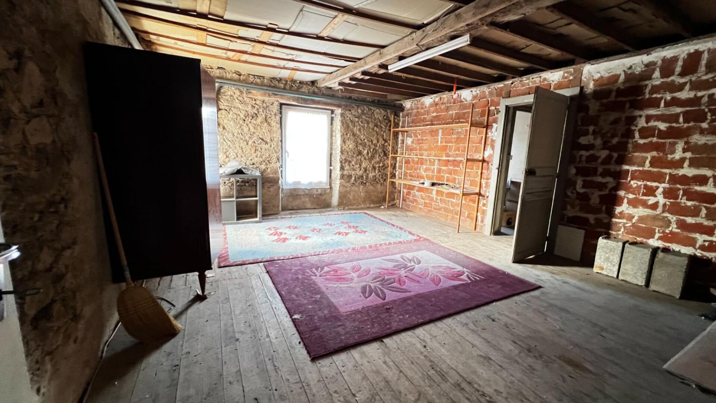 POUZAUGES Pouzauges, Maison 128 m² , 3 chambres et un bureau 6