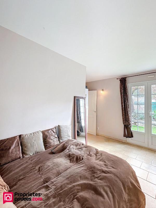 OLLIERES Villa Ollieres 7 pièce(s) 220 m2 16