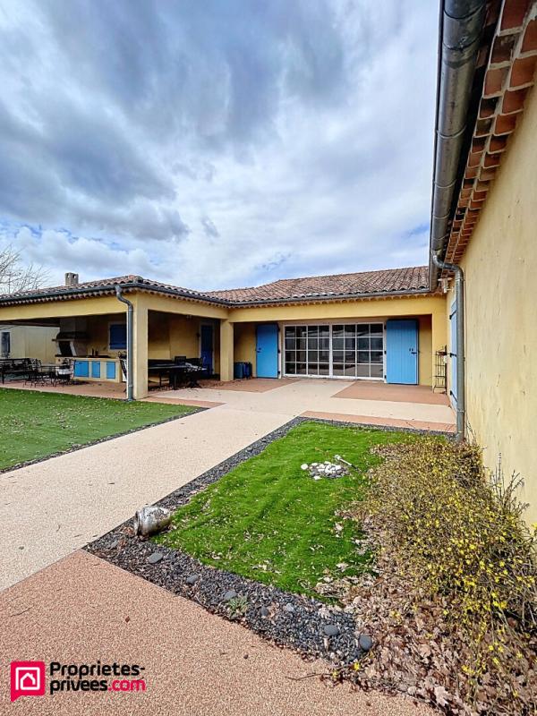 OLLIERES Villa Ollieres 7 pièce(s) 220 m2 4