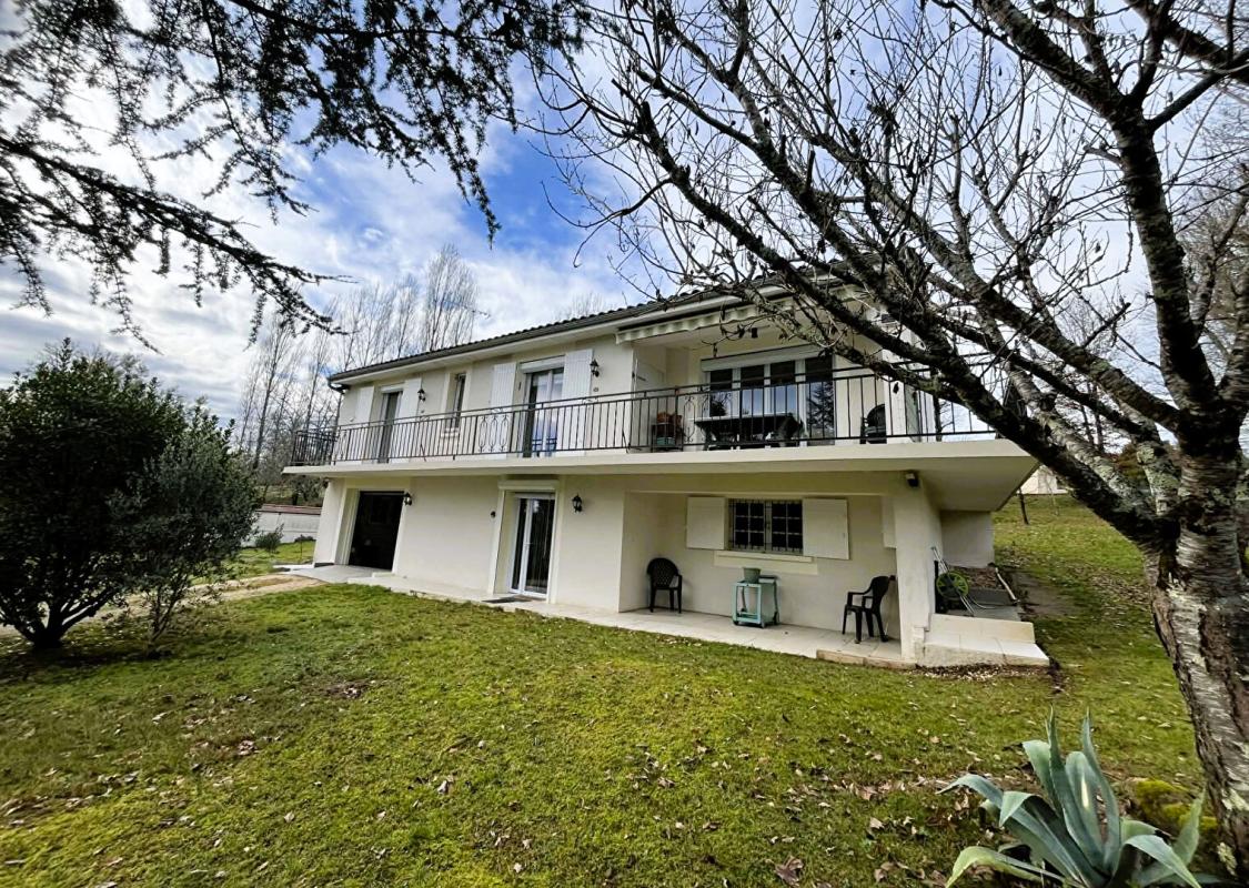 CHATEAU-L'EVEQUE Maison Château L'Evêque 116 m2  avec grand jardin 12
