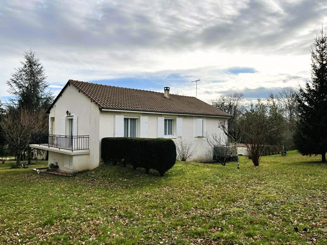 CHATEAU-L'EVEQUE Maison Château L'Evêque 116 m2  avec grand jardin 13