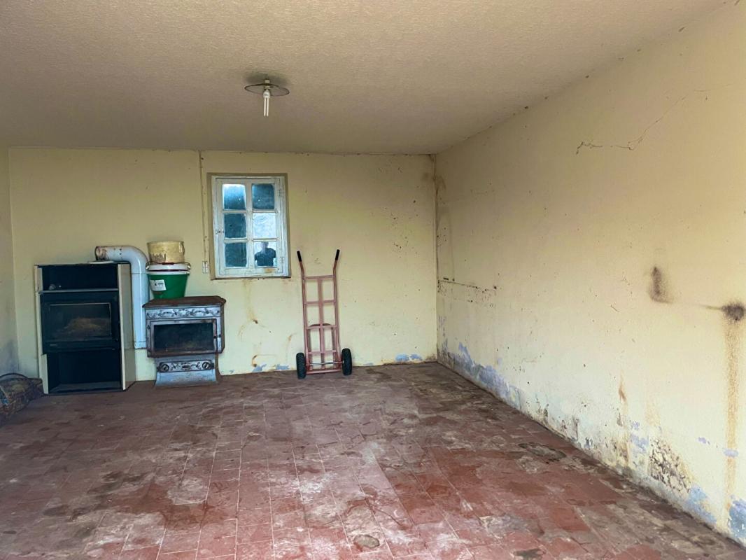 LE PIN Corps de ferme avec maison de 94 m² et 5.1 ha de pré 14