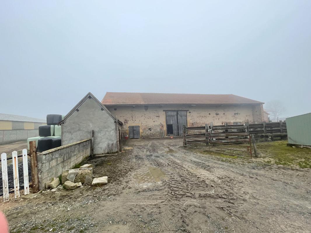 LE PIN Corps de ferme avec maison de 94 m² et 5.1 ha de pré 5