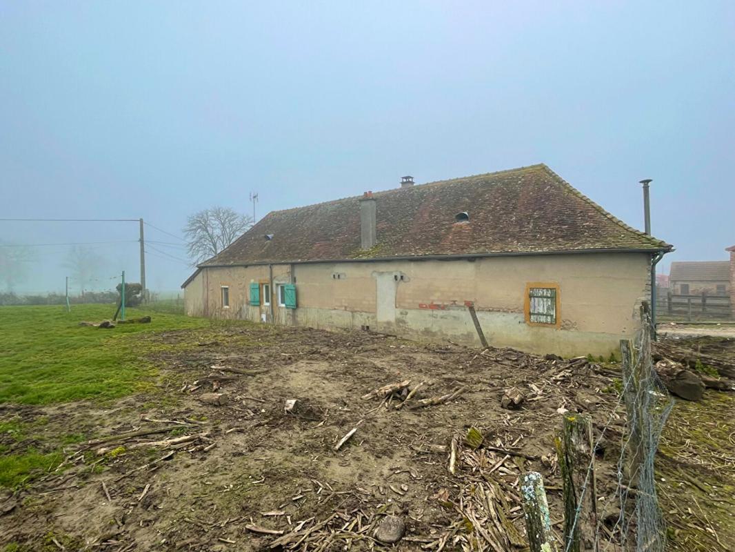 LE PIN Corps de ferme avec maison de 94 m² et 5.1 ha de pré 7