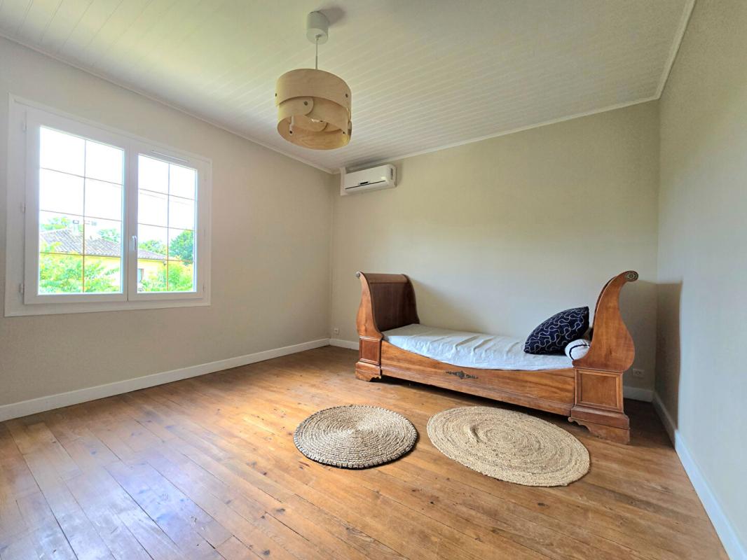 MOULIN-NEUF Maison 158m² en pierre, dépendance , terrain, ruisseau 12