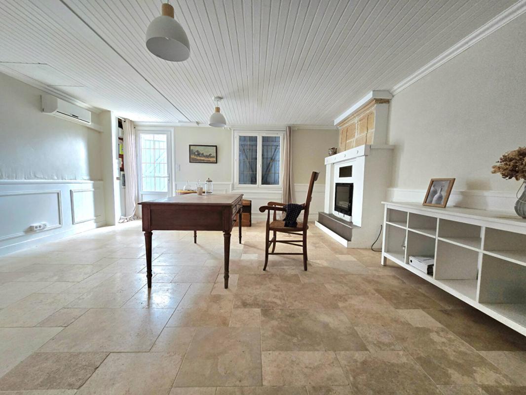 MOULIN-NEUF Maison 158m² en pierre, dépendance , terrain, ruisseau 6