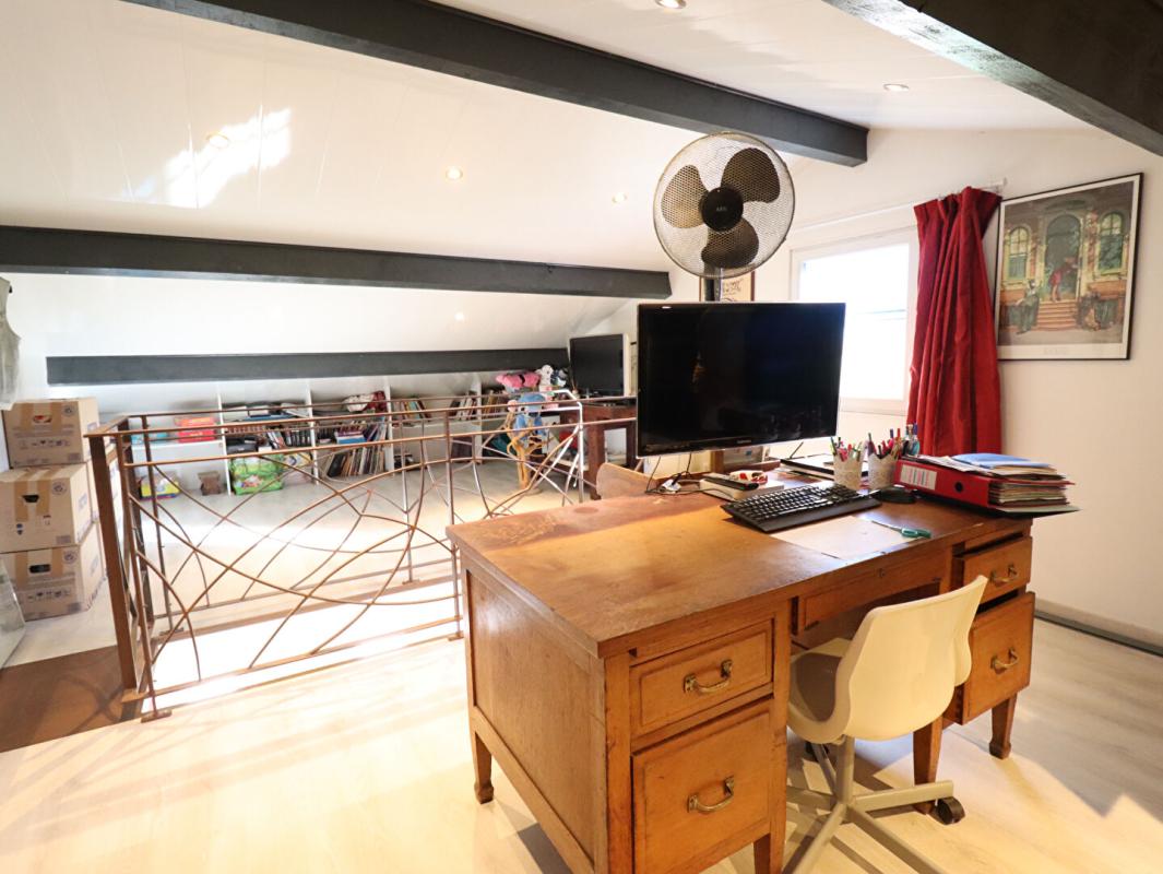 PESCHADOIRES Maison Peschadoires 7 pièce(s) 160 m2 environs + jardin +/-2000 m2 13