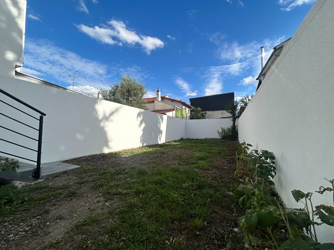 FONTENAY-SOUS-BOIS Maison Fontenay 12 min RER A  3 chambres et beau jardin! 2