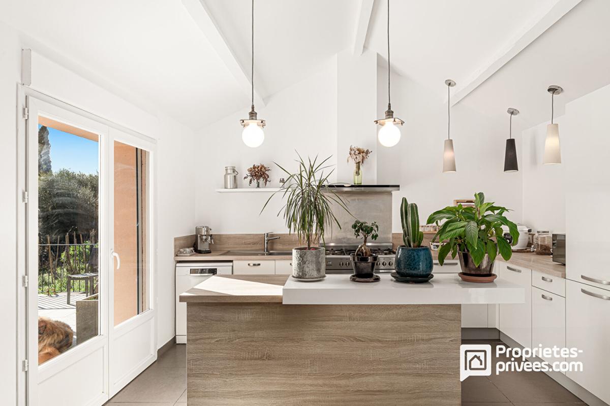 PEYMEINADE Maison individuelle avec piscine et dépendances - à pied du village de Peymeinade 1