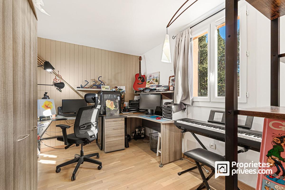 PEYMEINADE Maison individuelle avec piscine et dépendances - à pied du village de Peymeinade 11