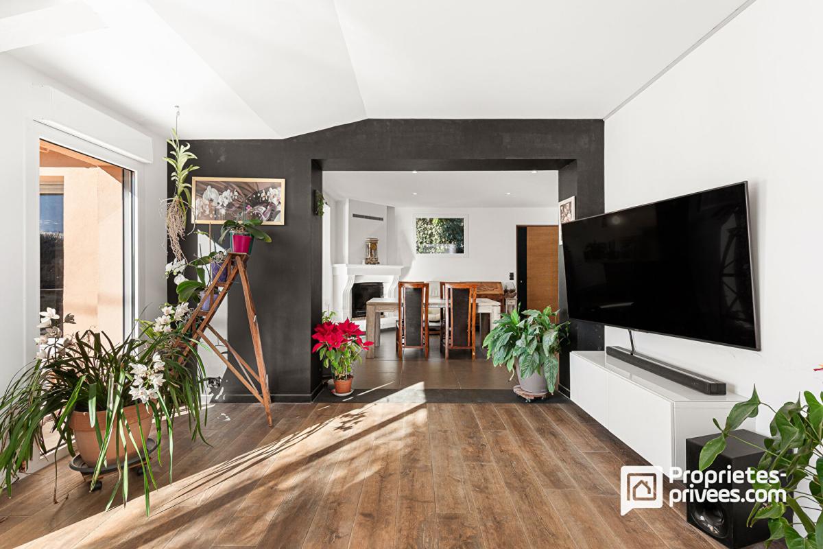 PEYMEINADE Maison individuelle avec piscine et dépendances - à pied du village de Peymeinade 7