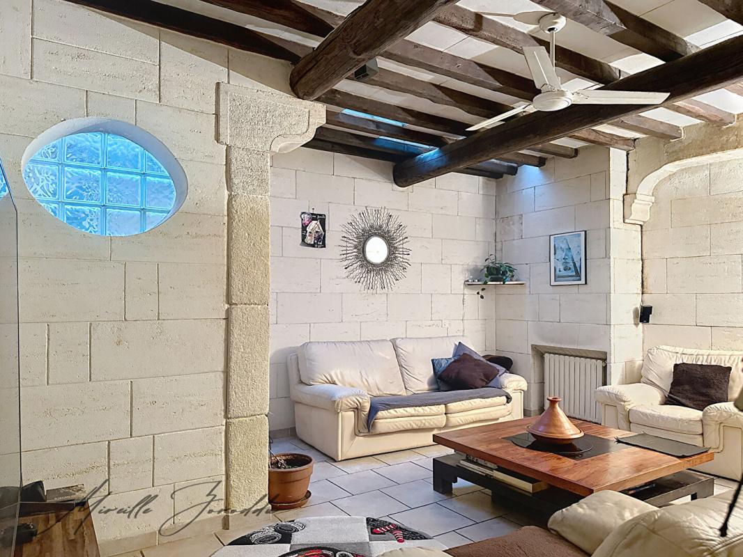 BEAUCAIRE Beaucaire maison en pierre de 6 pièces 169 m² avec terrasses et doubles garages 6