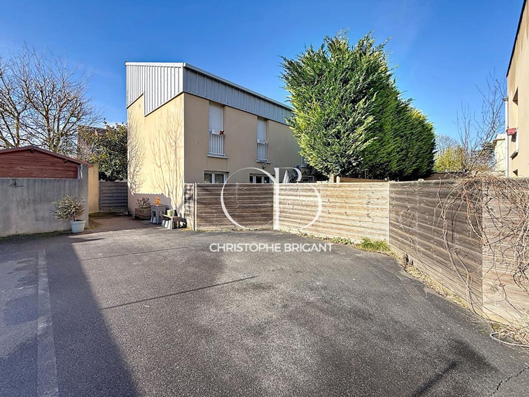 VILLEJUIF Appartement Villejuif 2 pièce(s) 61 m2 9