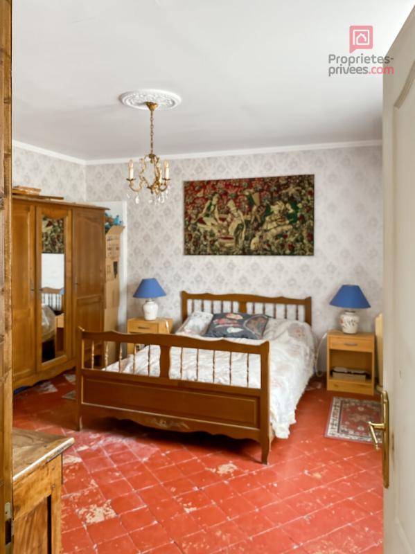 EPOISSES EXCLUSIF ! à 5km d'Epoisses, au coeur de ce bourg, Maison 8 pièces avec Grenier aménageable 4