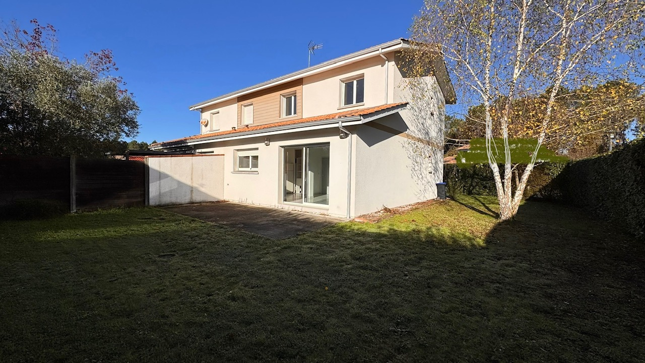 LEGE-CAP-FERRET Ensemble immobilier composé de 2 maisons mitoyennes 12