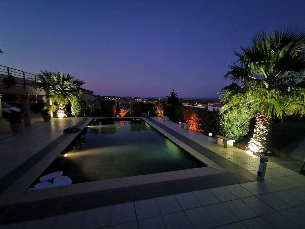 ADISSAN Villa  exeptionnelle avec potentiel locatif sur un très grand terrain 11