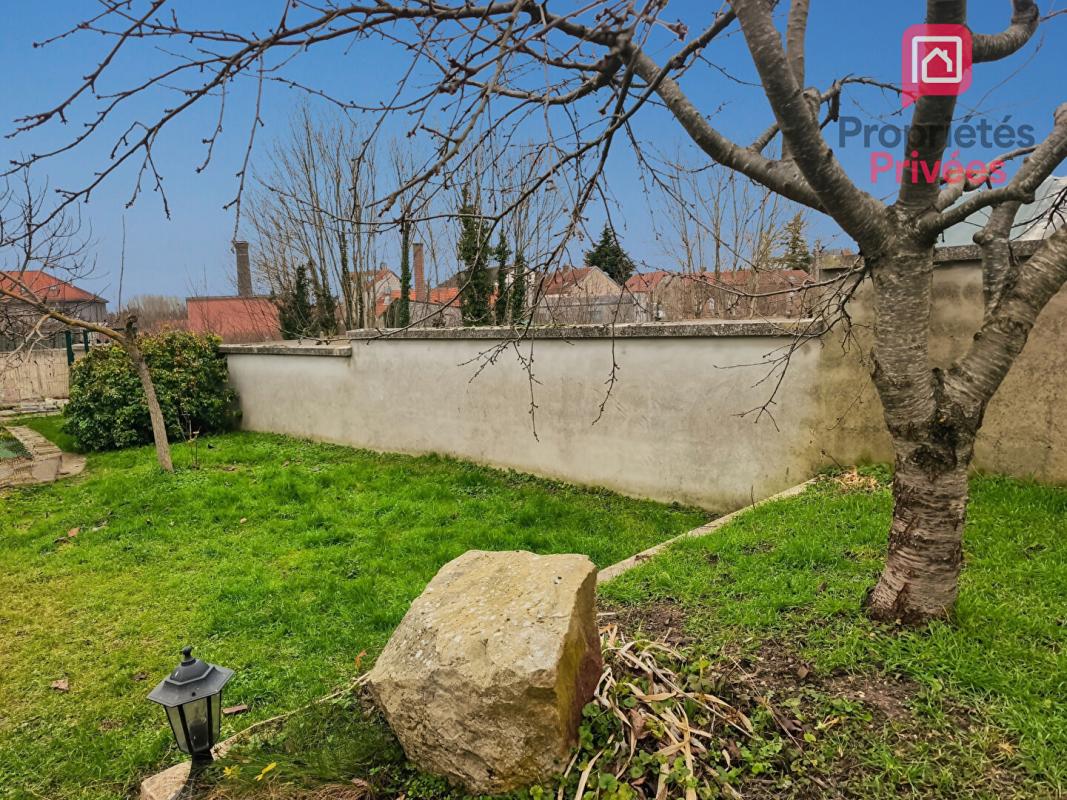 ROMILLY-SUR-SEINE Maison Romilly Sur Seine 6 pièce(s) 143 m2 18