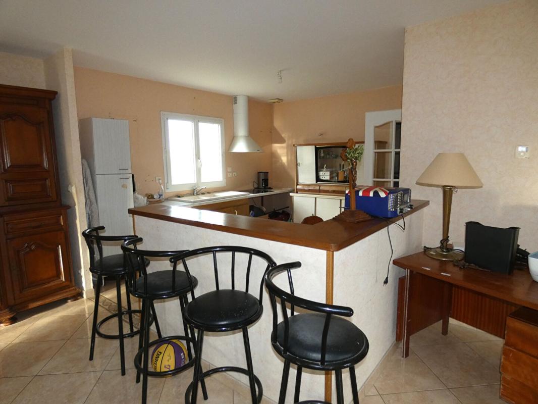 HAUTEFORT Maison 160m² habitables / sous-sol 200m² / terrain 9540m² 7