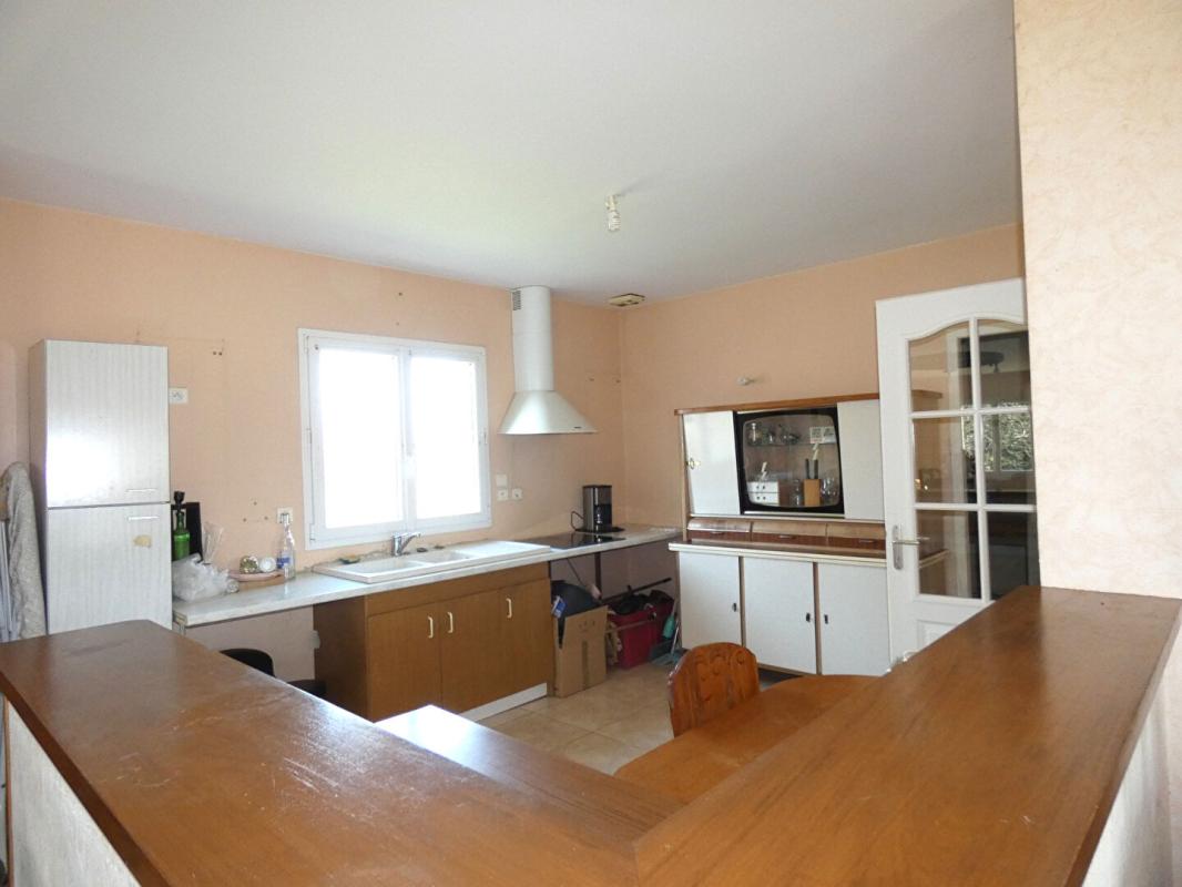 HAUTEFORT Maison 160m² habitables / sous-sol 200m² / terrain 9540m² 8