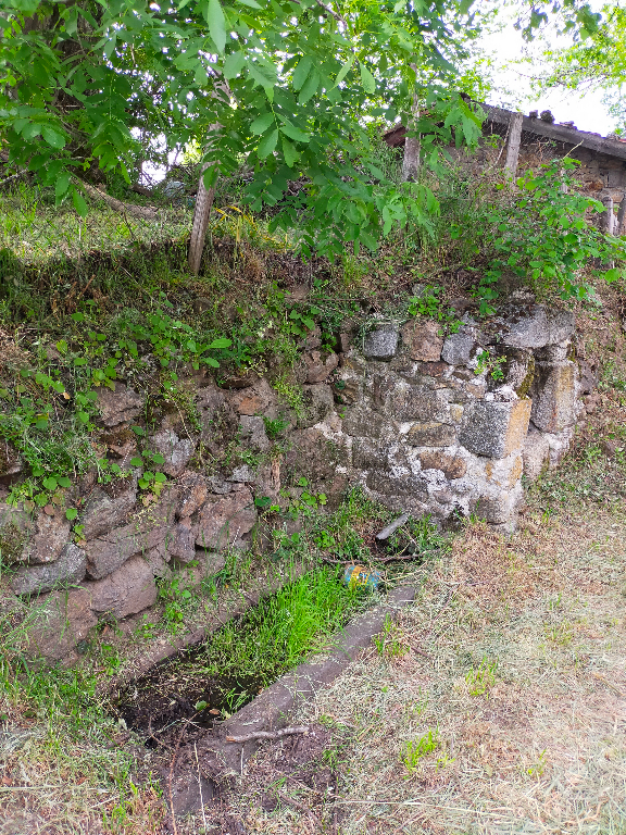 CELLES-SUR-DUROLLE Celles sur Durolle (63250) Ensemble immobilier Maison (+/-160m2) + grange (+/- 270m2) + terrain constructible (+/-3500m2) 15