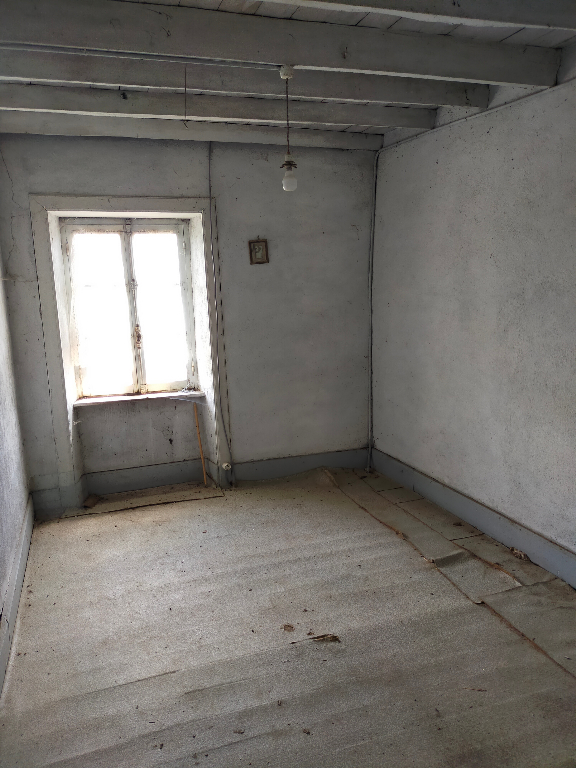 CELLES-SUR-DUROLLE Celles sur Durolle (63250) Ensemble immobilier Maison (+/-160m2) + grange (+/- 270m2) + terrain constructible (+/-3500m2) 9