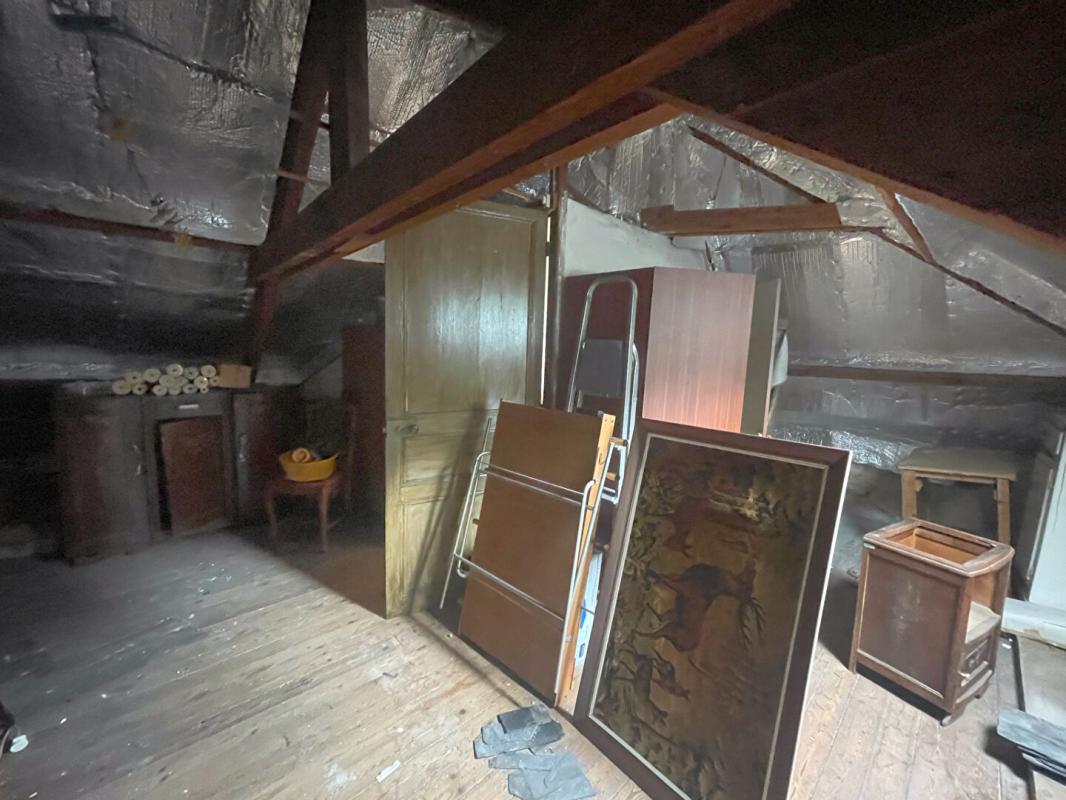 QUIMPER Maison années 30 à rénover avec garage et jardin (quartier Gare Quimper) 10