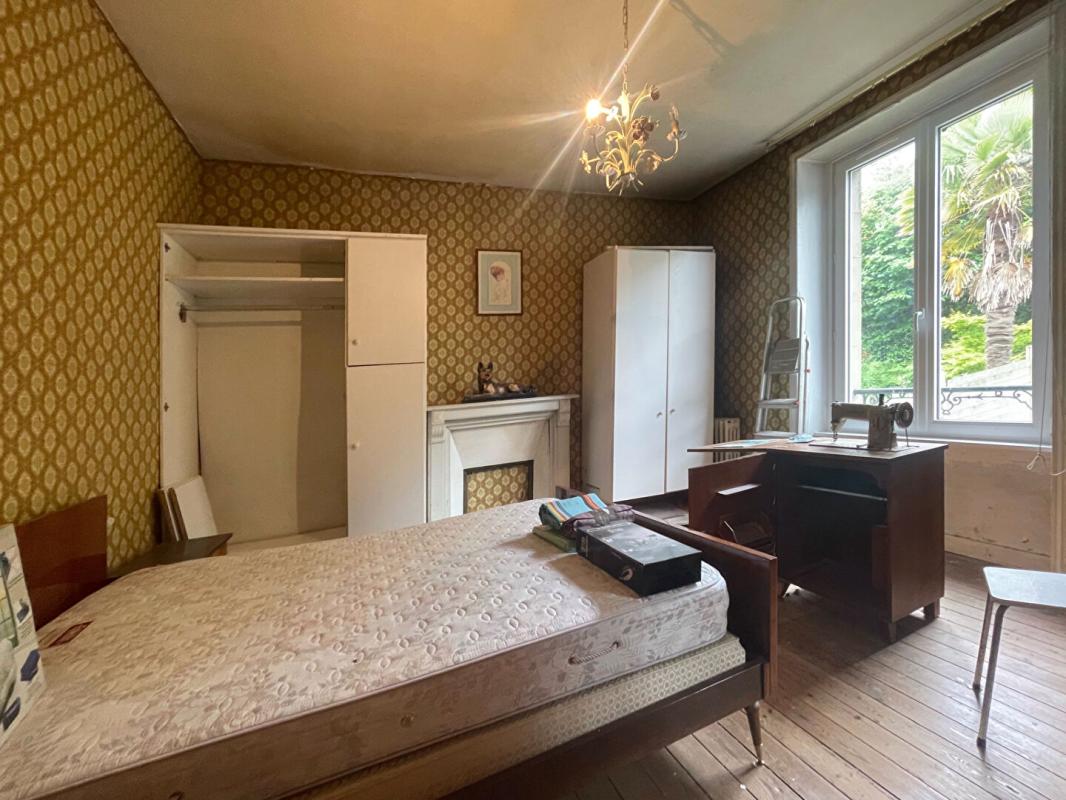 QUIMPER Maison années 30 à rénover avec garage et jardin (quartier Gare Quimper) 9