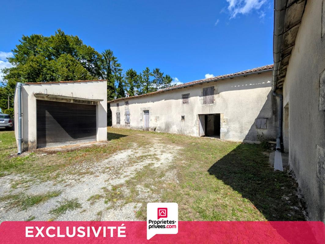 COULONGES Maison à rénover de 4 pièces + garage 1