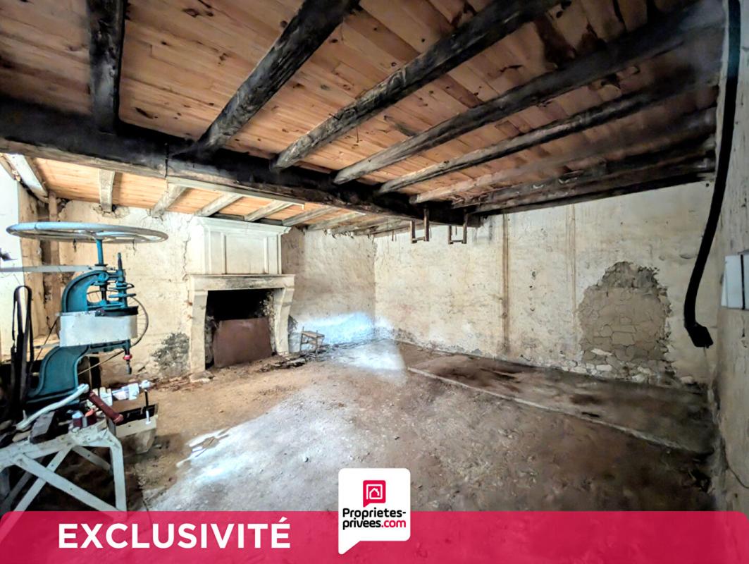 COULONGES Maison à rénover de 4 pièces + garage 10