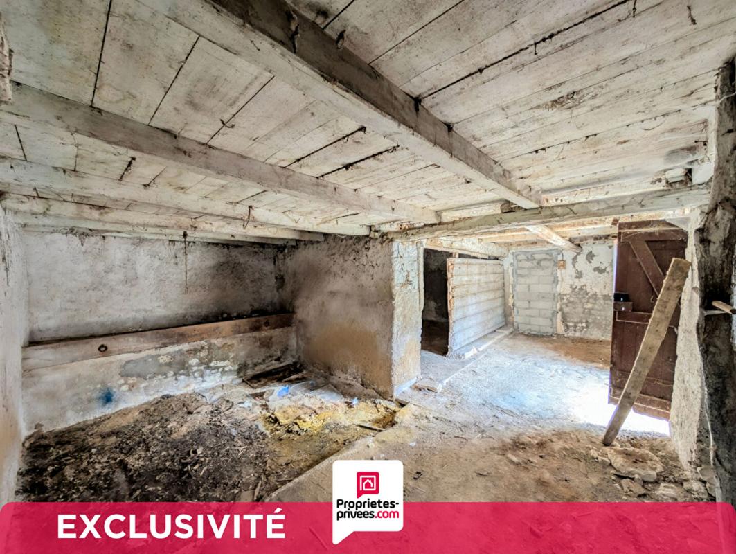 COULONGES Maison à rénover de 4 pièces + garage 14