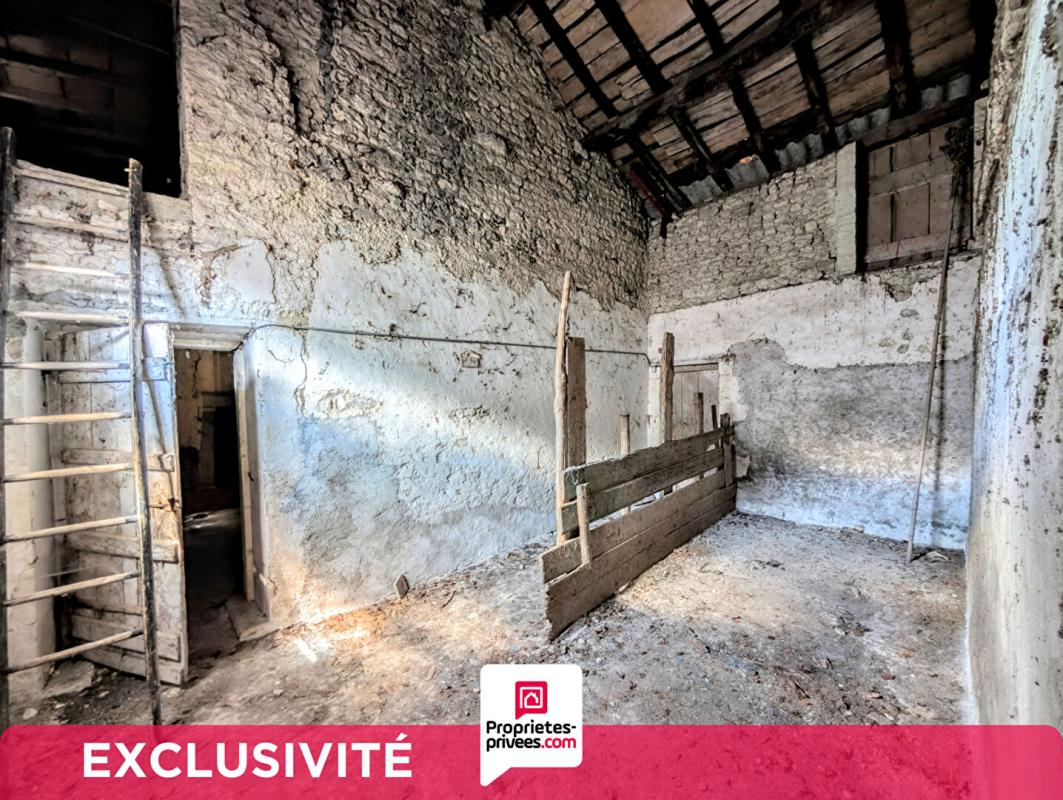 COULONGES Maison à rénover de 4 pièces + garage 15