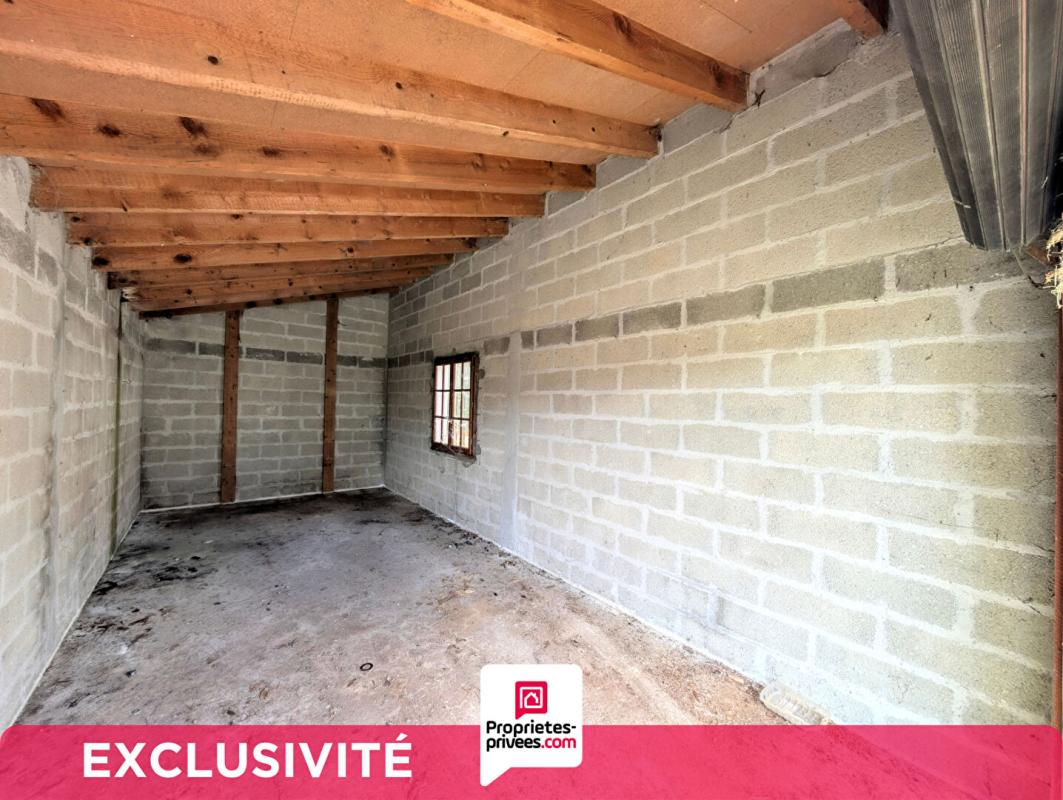 COULONGES Maison à rénover de 4 pièces + garage 16
