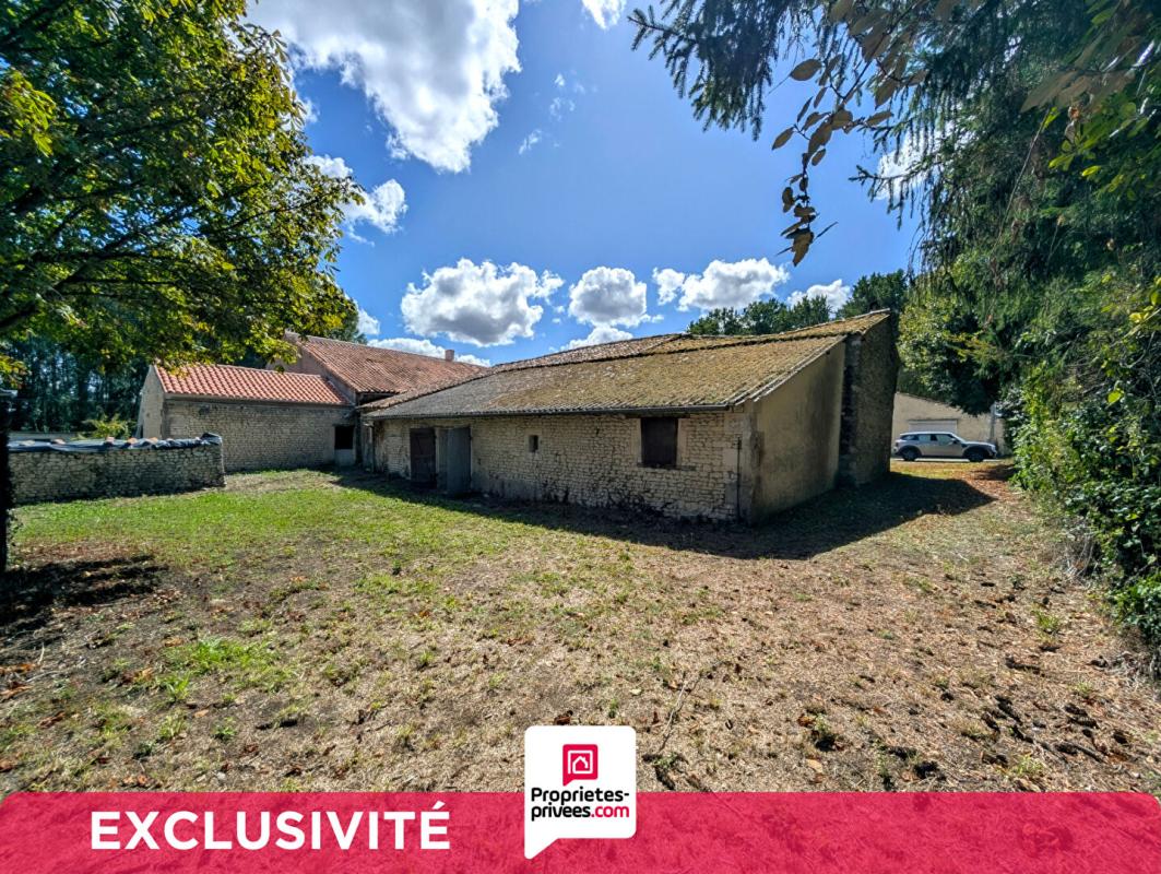 COULONGES Maison à rénover de 4 pièces + garage 5