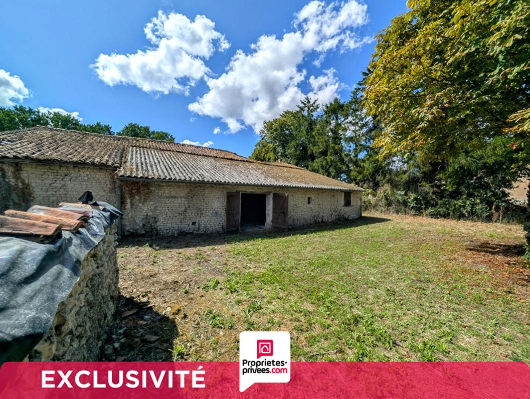 COULONGES Maison à rénover de 4 pièces + garage 6