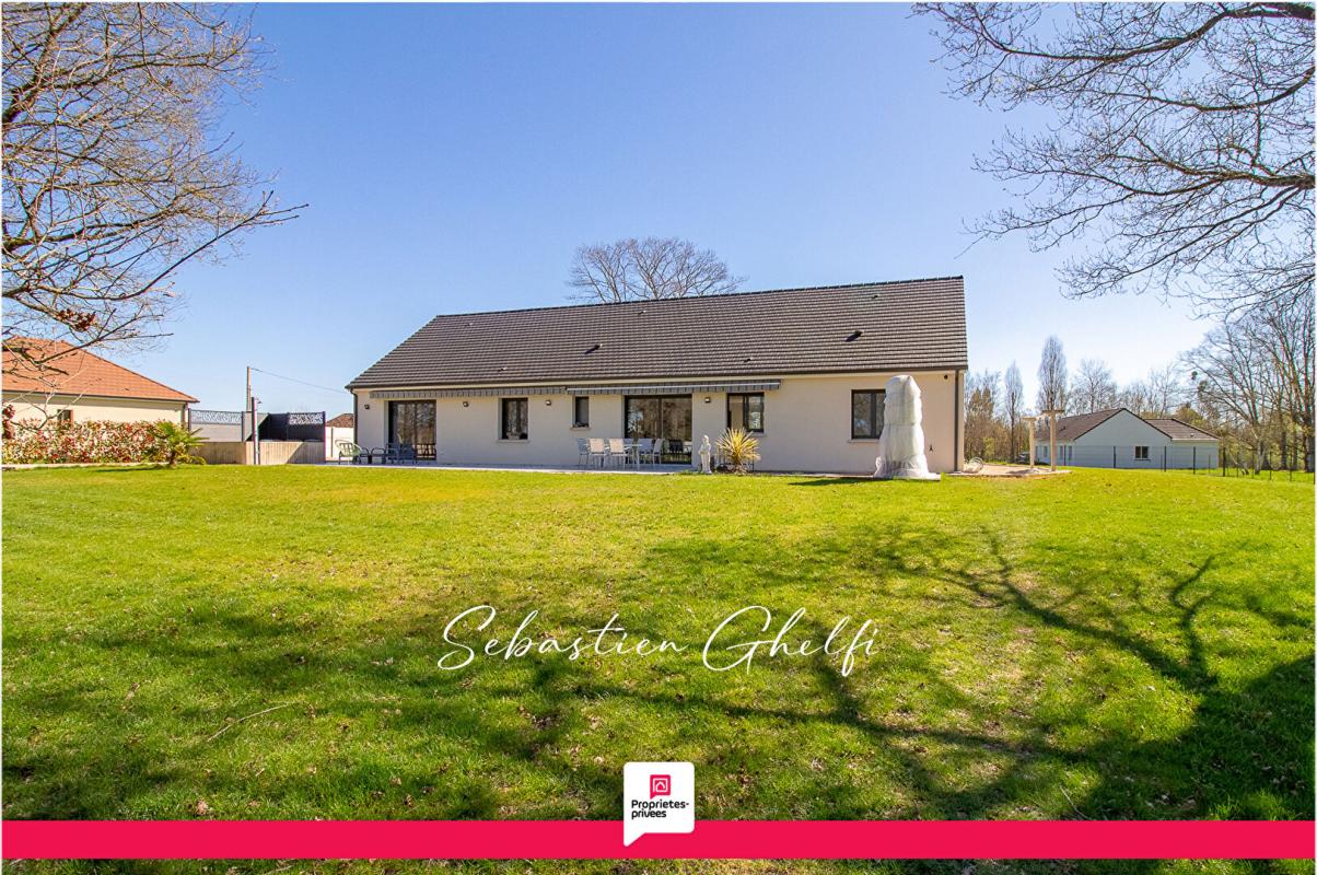 ROMORANTIN-LANTHENAY belle maison avec 3 chambres dont 1 suite-salle de sport-double garage 17