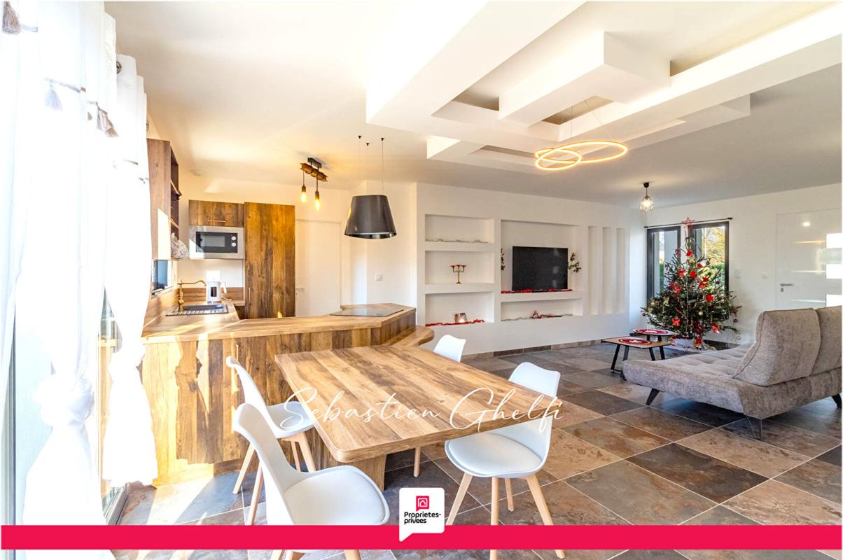 CONTRES belle maison de plain-pied à pieds des commerces-3 chambres- garage 7