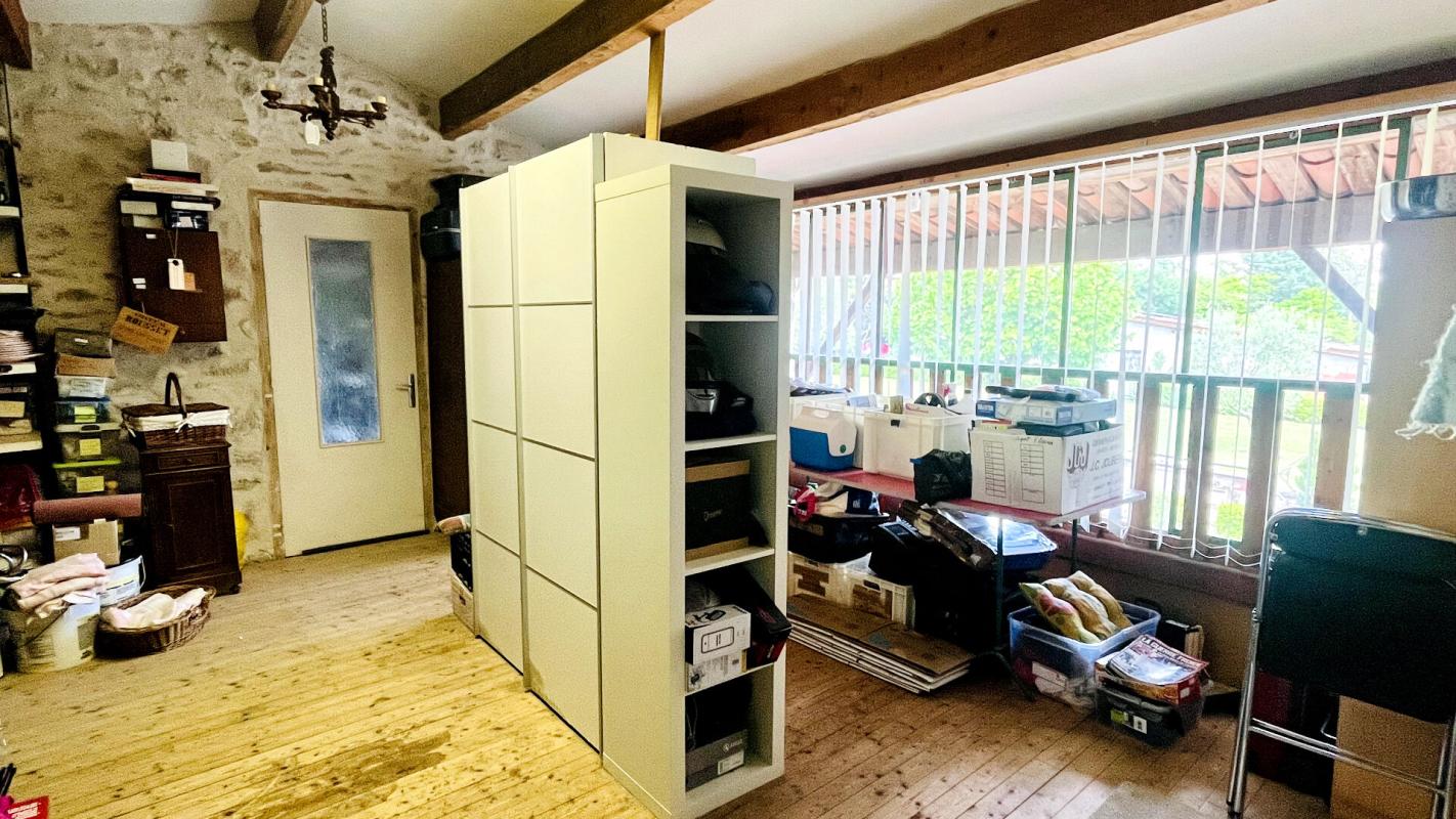 COMBEFA Maison en pierre de caractère, 6 pièce(s) 158 m2 10