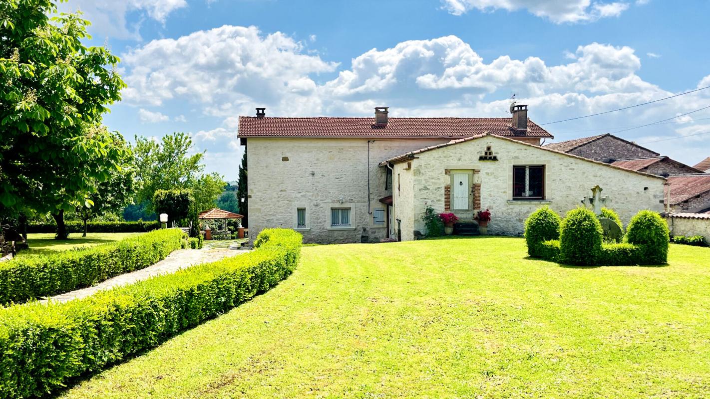 COMBEFA Maison en pierre de caractère, 6 pièce(s) 158 m2 17