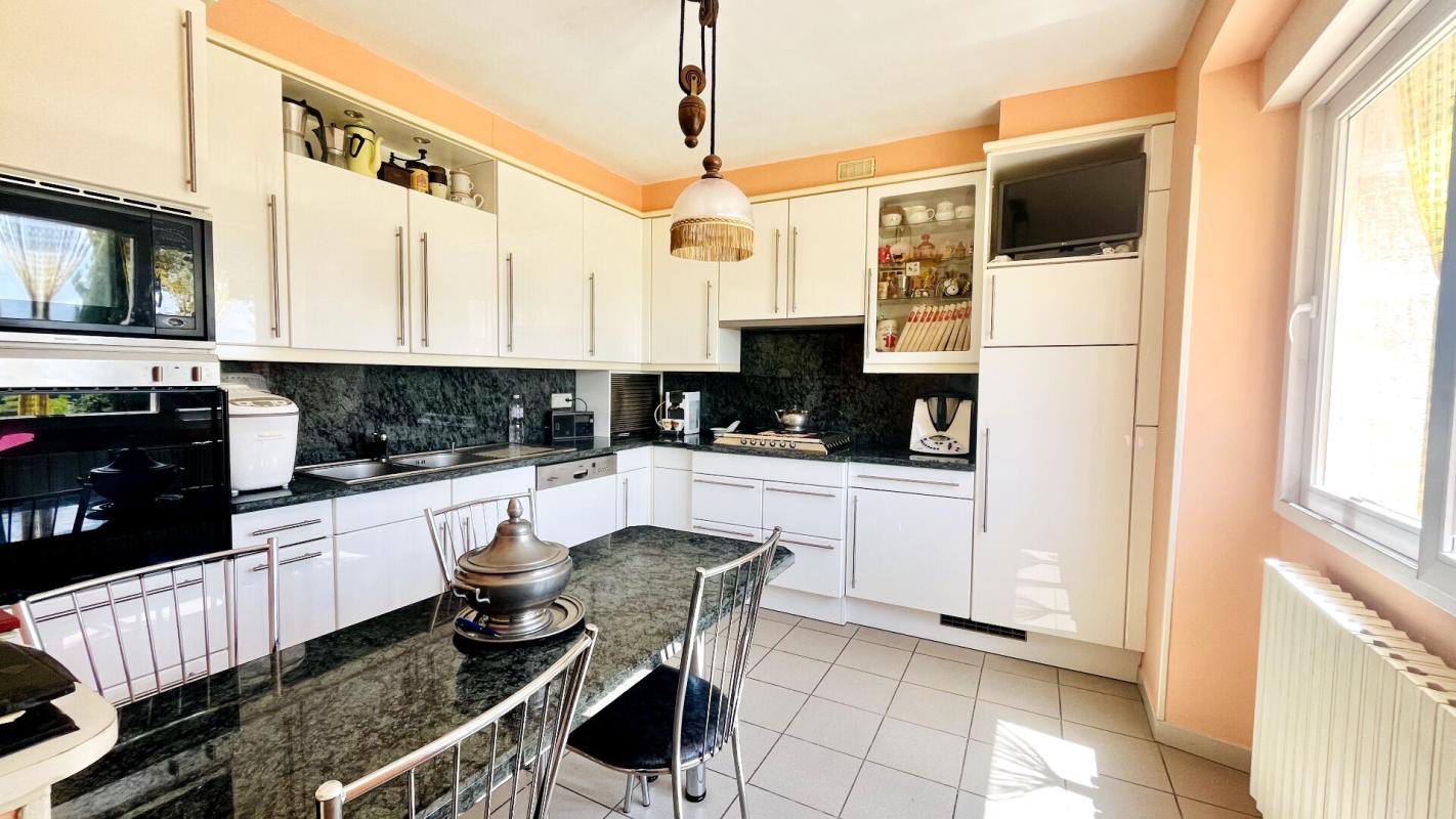 COMBEFA Maison en pierre de caractère, 6 pièce(s) 158 m2 3