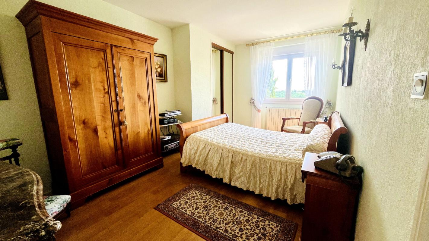 COMBEFA Maison en pierre de caractère, 6 pièce(s) 158 m2 5