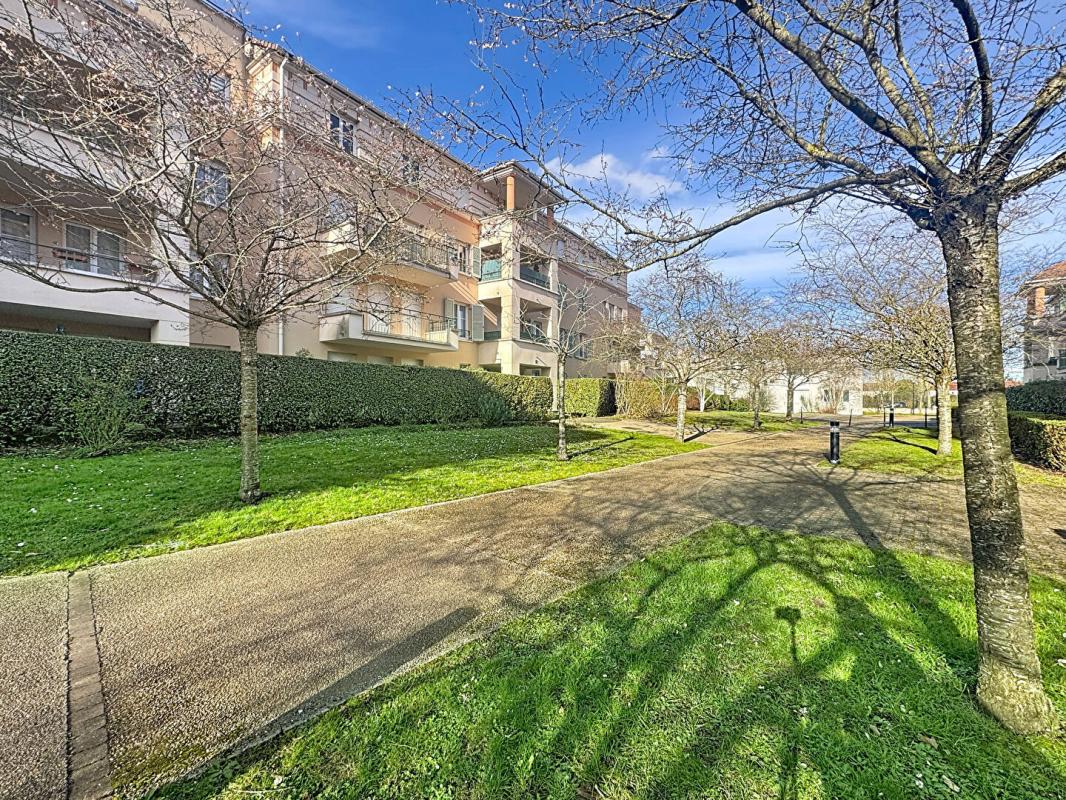 ELANCOURT T3 OUEST AVEC BALCON  CHARME & CONFORT IMMÉDIAT 1